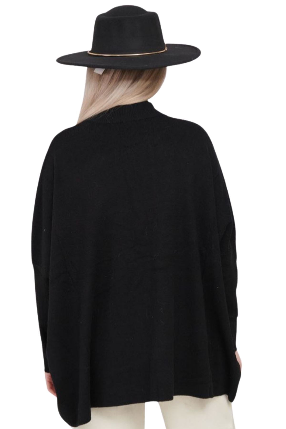Bulk knitted jumper