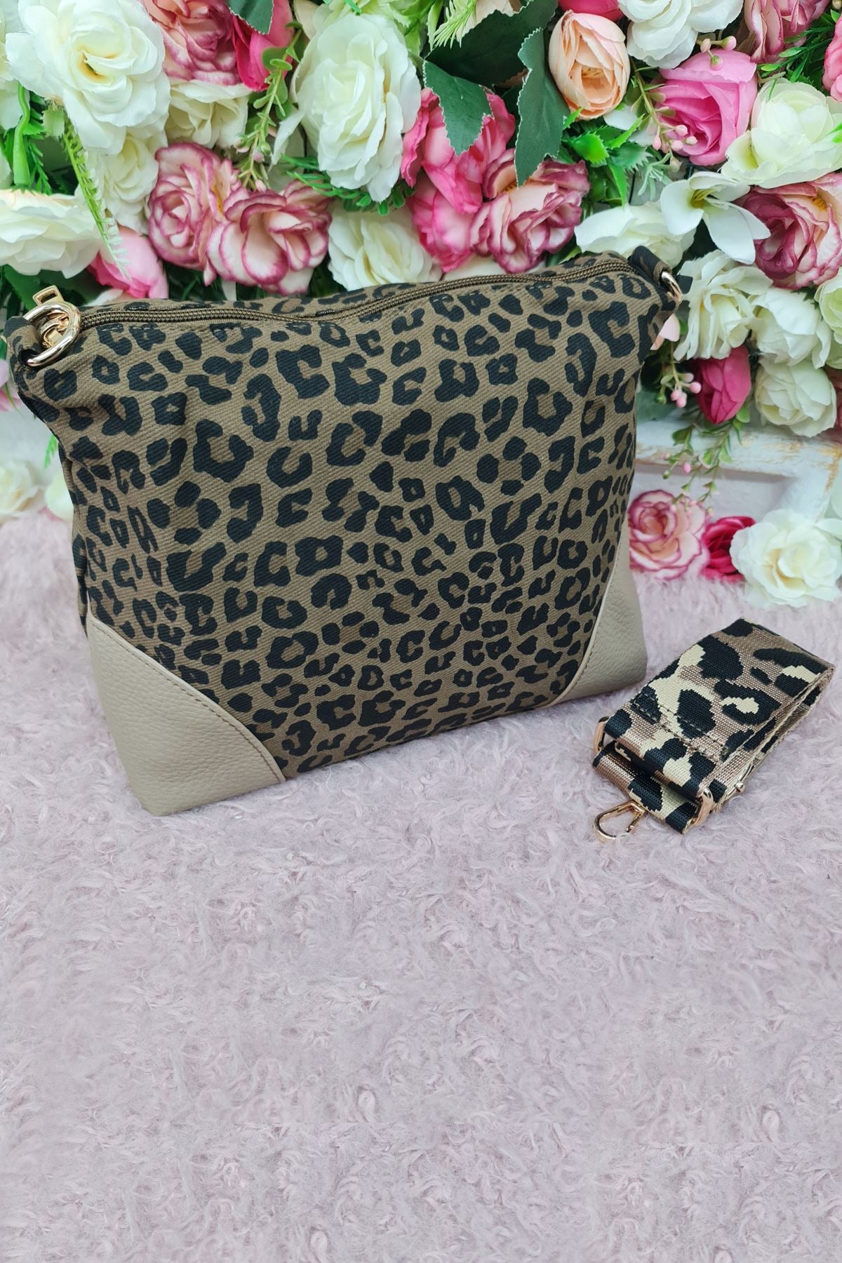 Leopard Prin Adjustable Strap Shoulder Bag