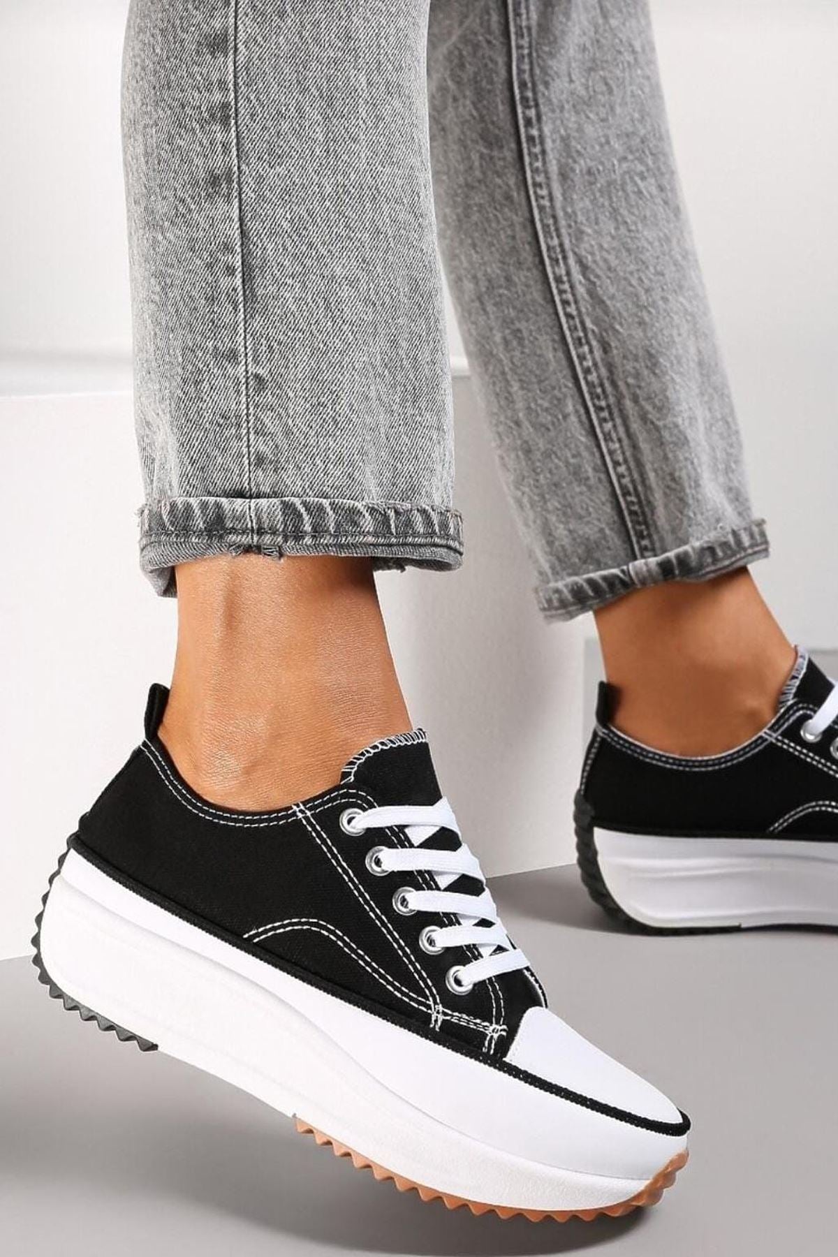 Plain Chunky Converse Hike Trainers