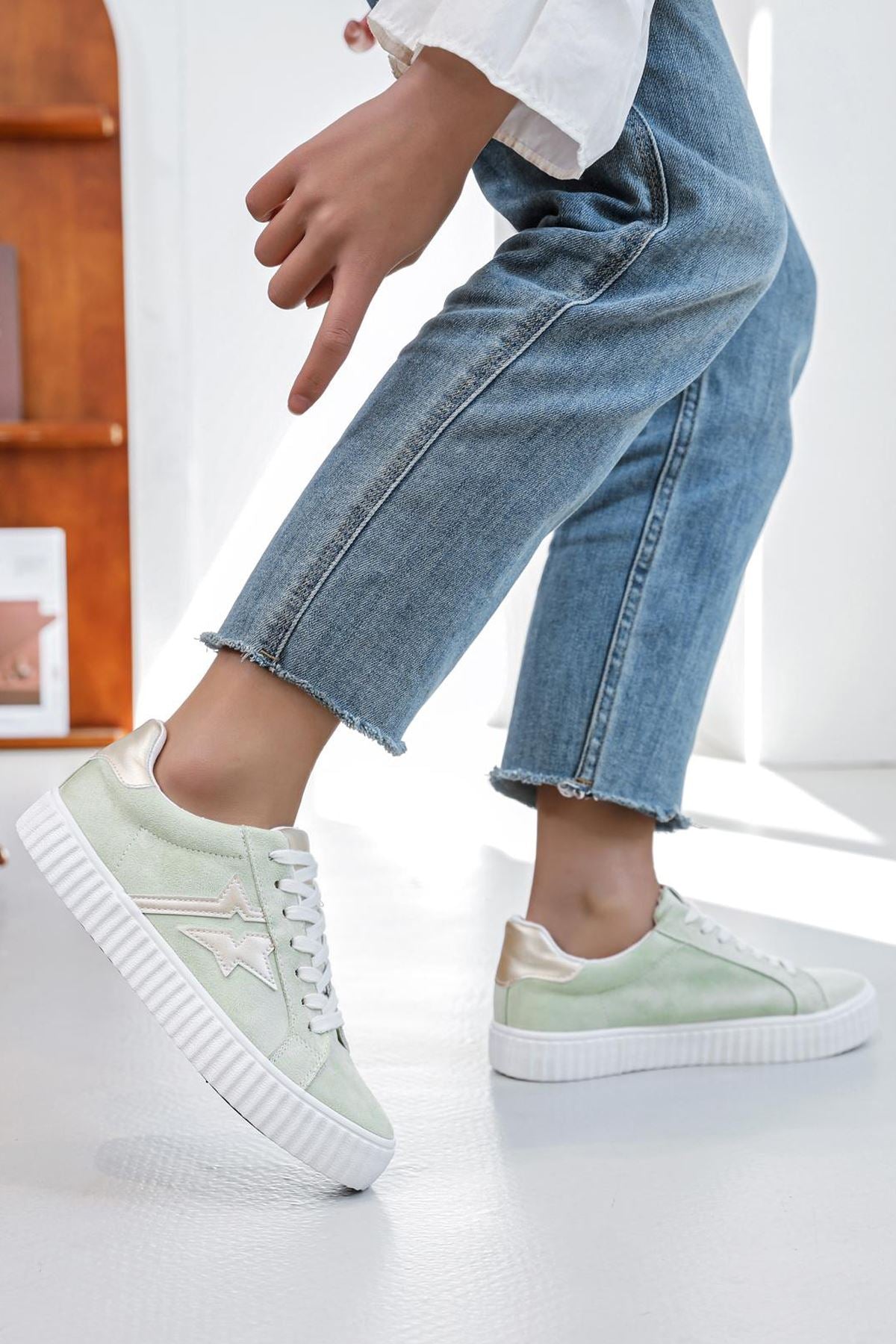 Star Detail Platform Lace Up Trainer