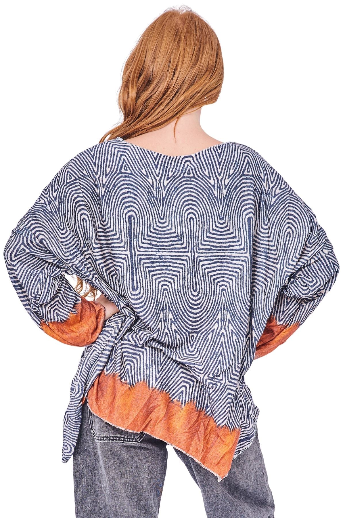 Geometric Labyrinth-Style Print Tunic Top