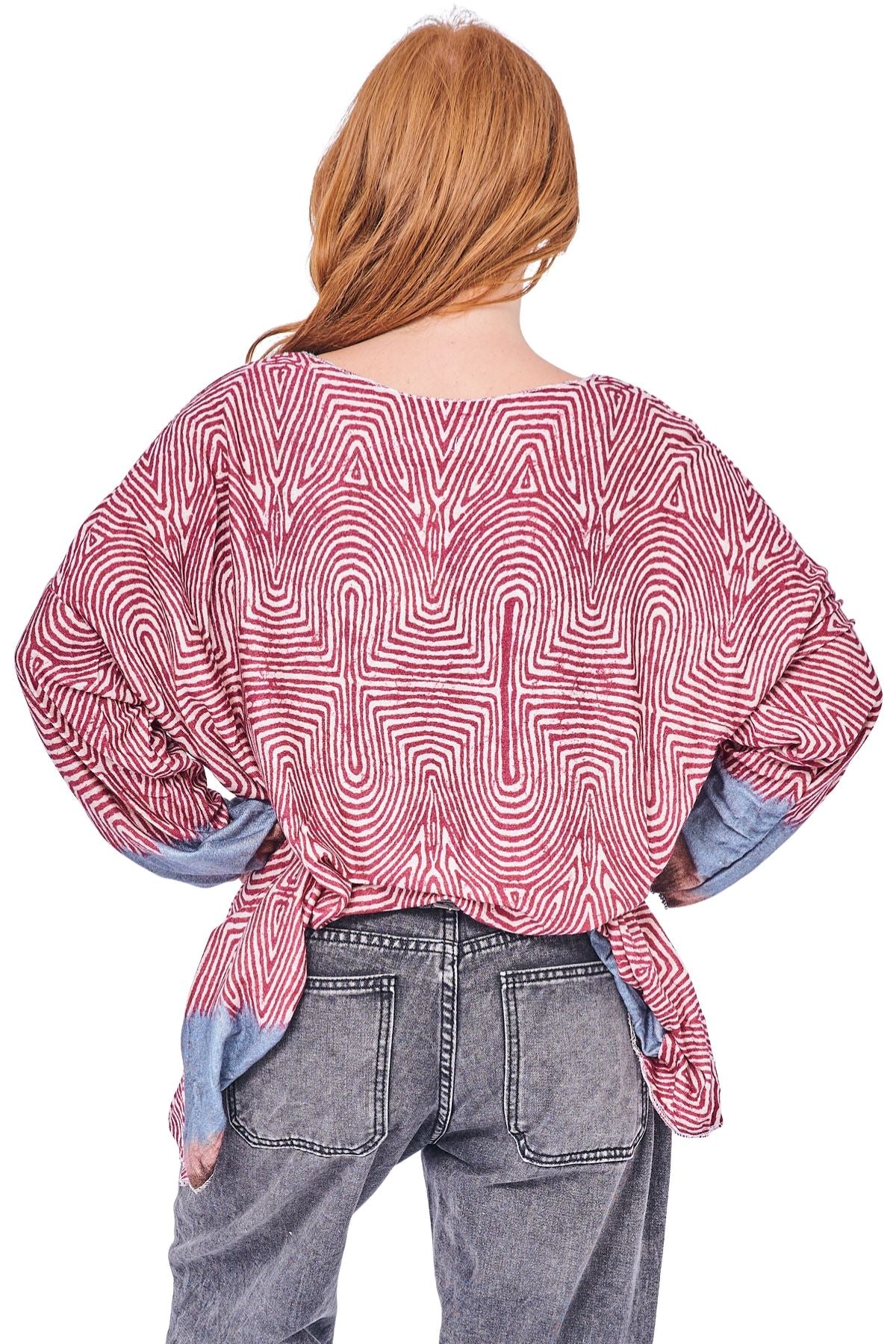 Geometric Labyrinth-Style Print Tunic Top