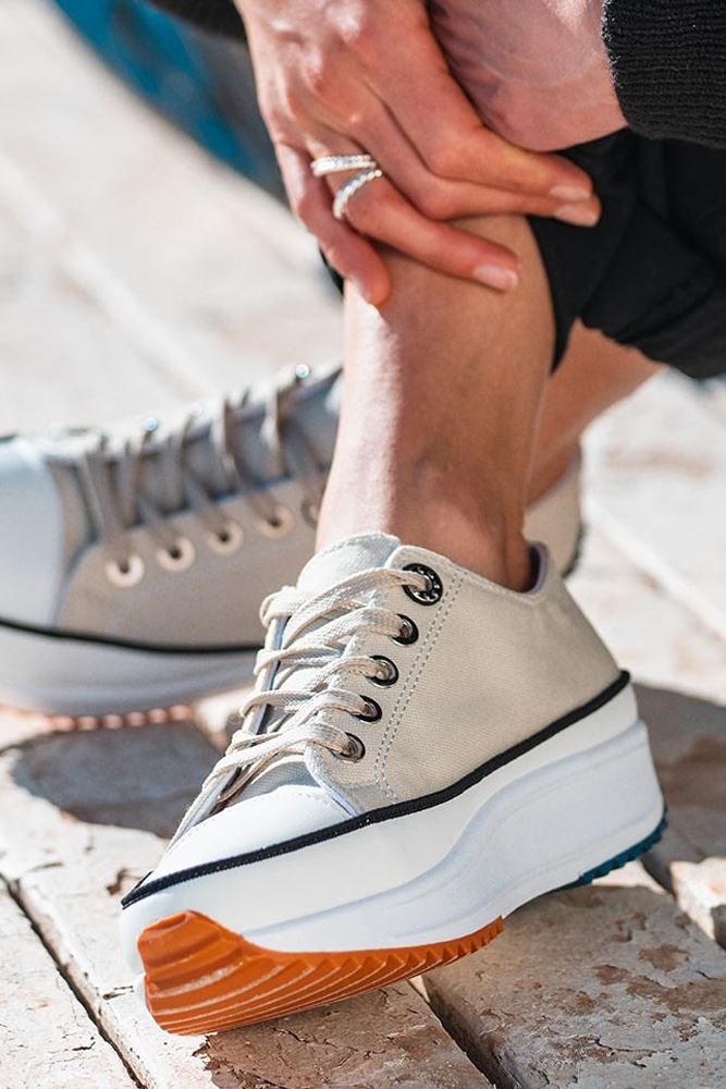 Plain Chunky Converse Hike Trainers