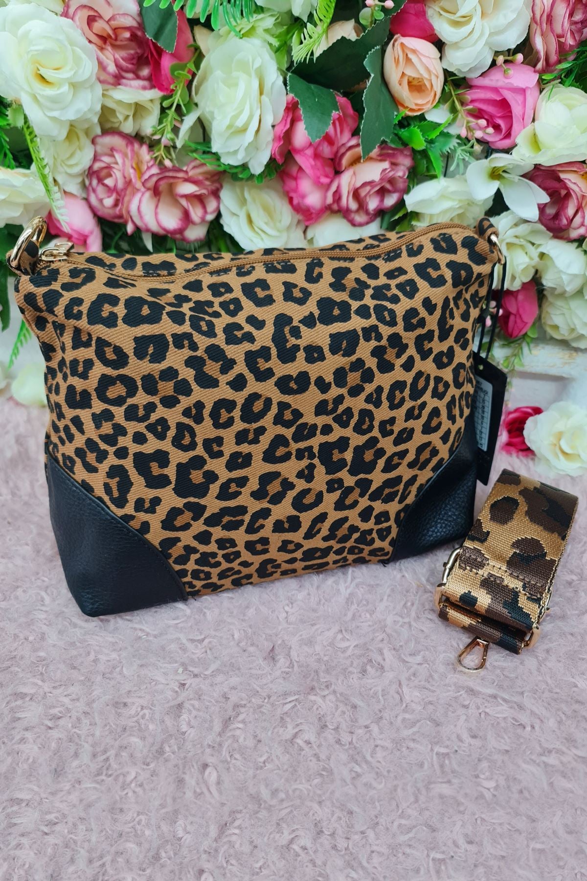 Leopard Prin Adjustable Strap Shoulder Bag